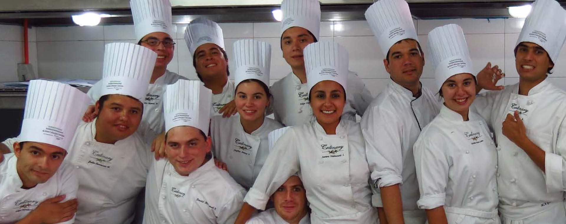 <p>Adm. de <strong>Artes Culinarias y Servicios</strong></p>
